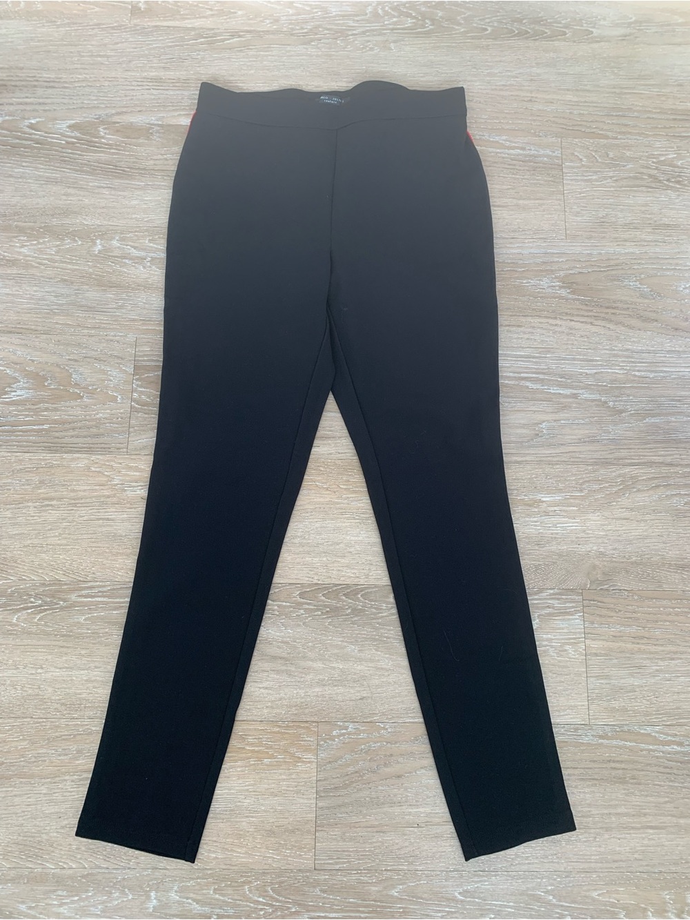 Romeo & Juliet Couture Black Skinny Ponte Pull-On Pants Size M